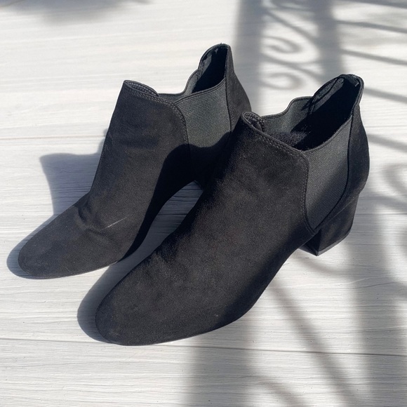 H&M Black Faux Suede Basic Booties - Picture 5 of 6